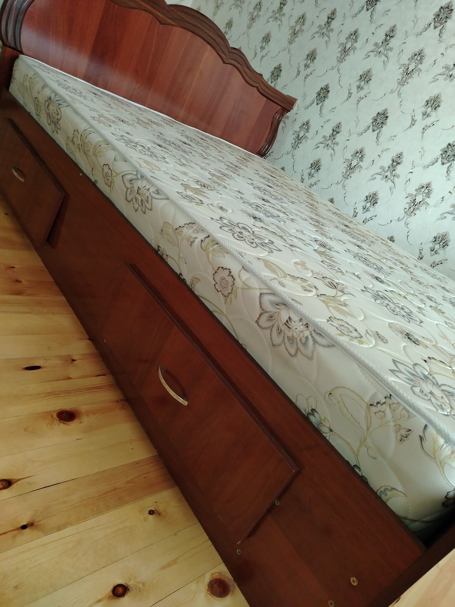 Двуспальная кровать. Ташкент. Завод