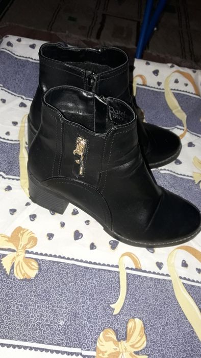 Продам  женские  полу  сапожки