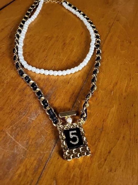 Chanel оригинално колие
