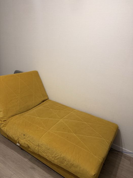 Кровать-кресло б/у, снизу есть мест для хранения