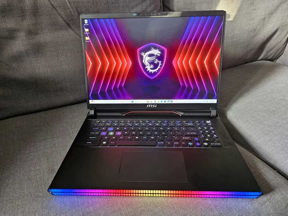 Laptop MSI Raider GE78HX, i9 Gen 14, RTX 4070 cu Garantie