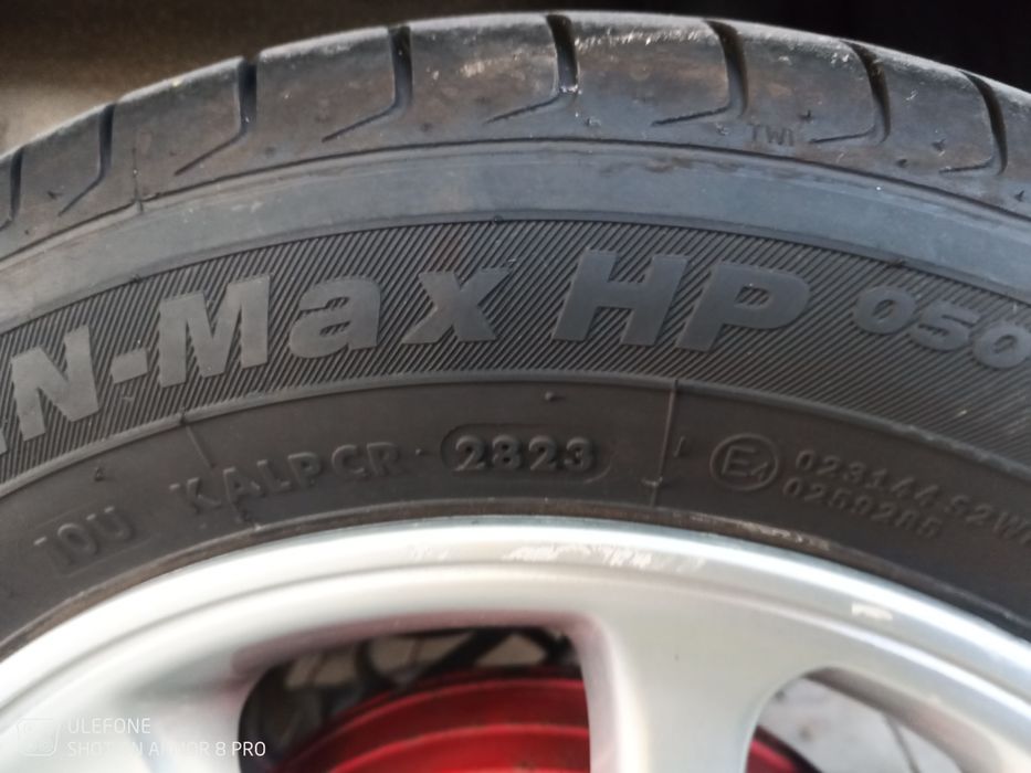 Тойота Ярис 2004г 1000кубика 68кс  бензин.