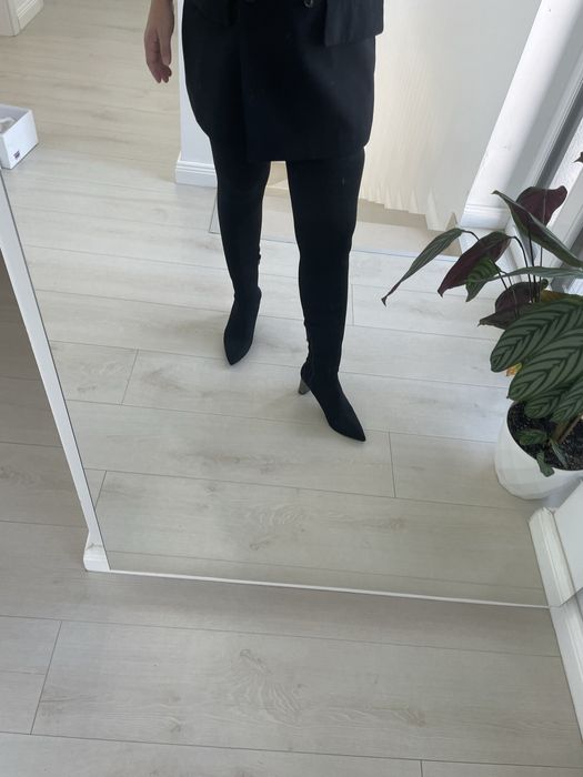 Cizme nr 35 peste genunchi zara si sandale