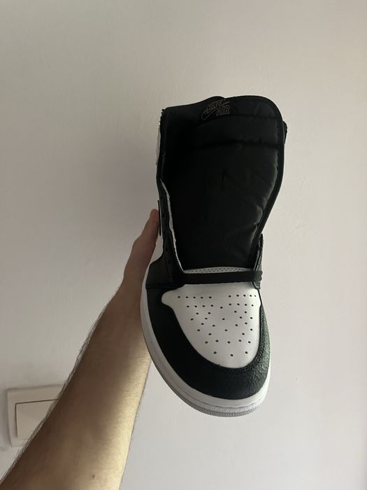 Nike Air Jordan 1 Retro High OG Bleached Coral 44.5