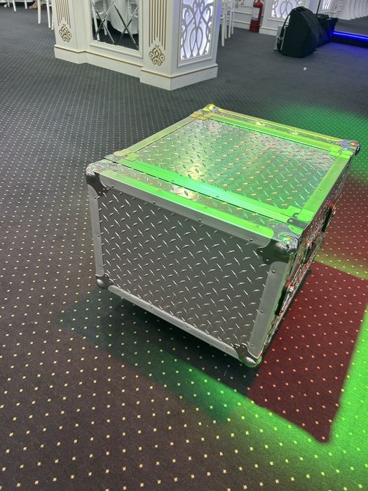 De vanzare rack impecabil