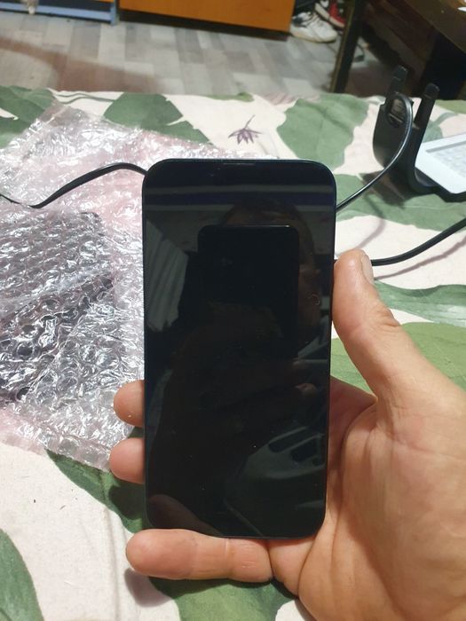 Vînd iphone 14 Blokat