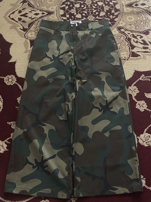 продам камуфляжные шаровары по типу JNCO с выходом 30см!!