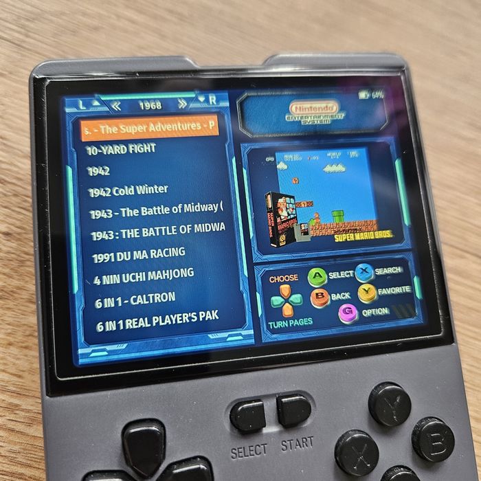 Consola cu peste 2000 de jocuri
