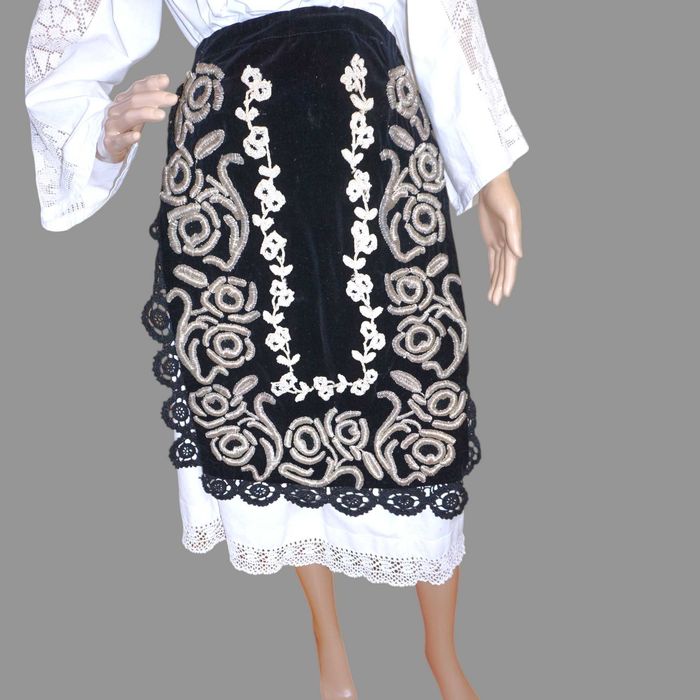 Catrinta,cotranta sau sort traditional din Banat lucrat cu fir metalic