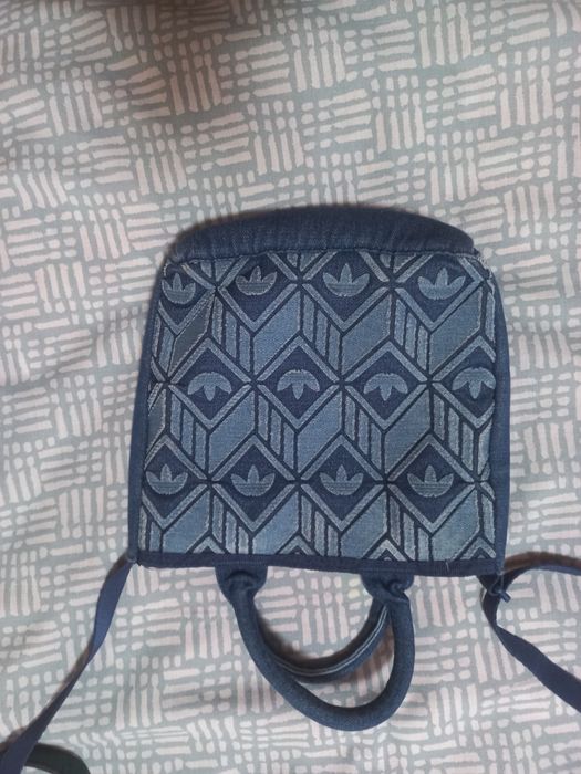 Дамски чанти, Jacquemus,Èram, Air Jordan, Levi's, Adidas