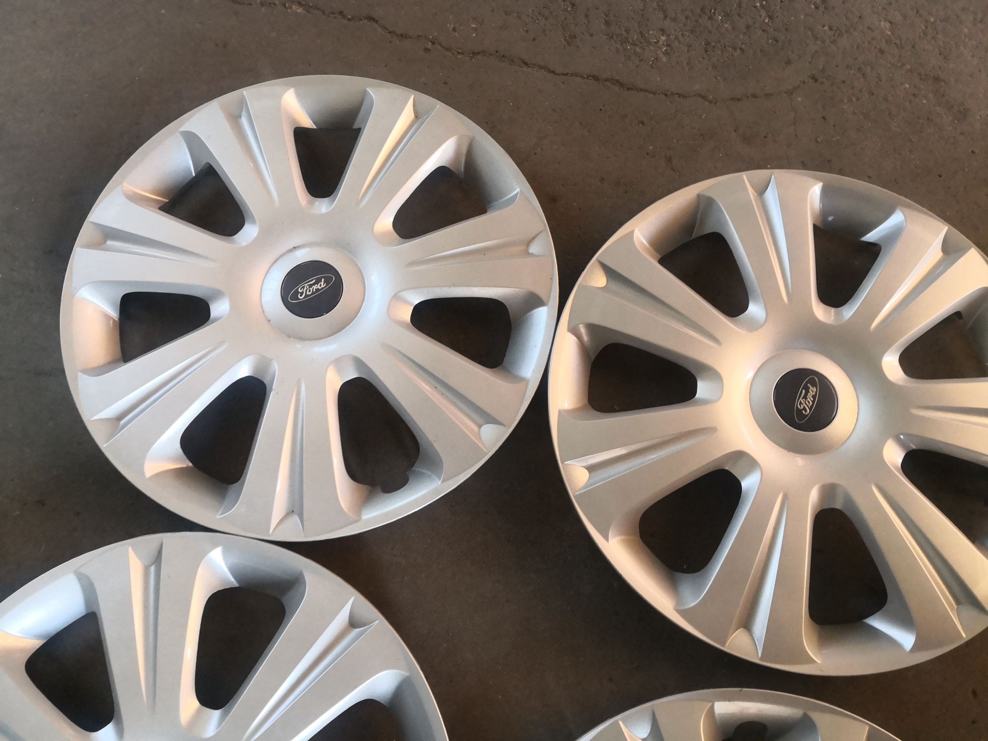 Тасове оригинални за форд Ford 16 цола