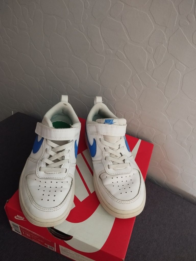Маратонки NIKE 31.5