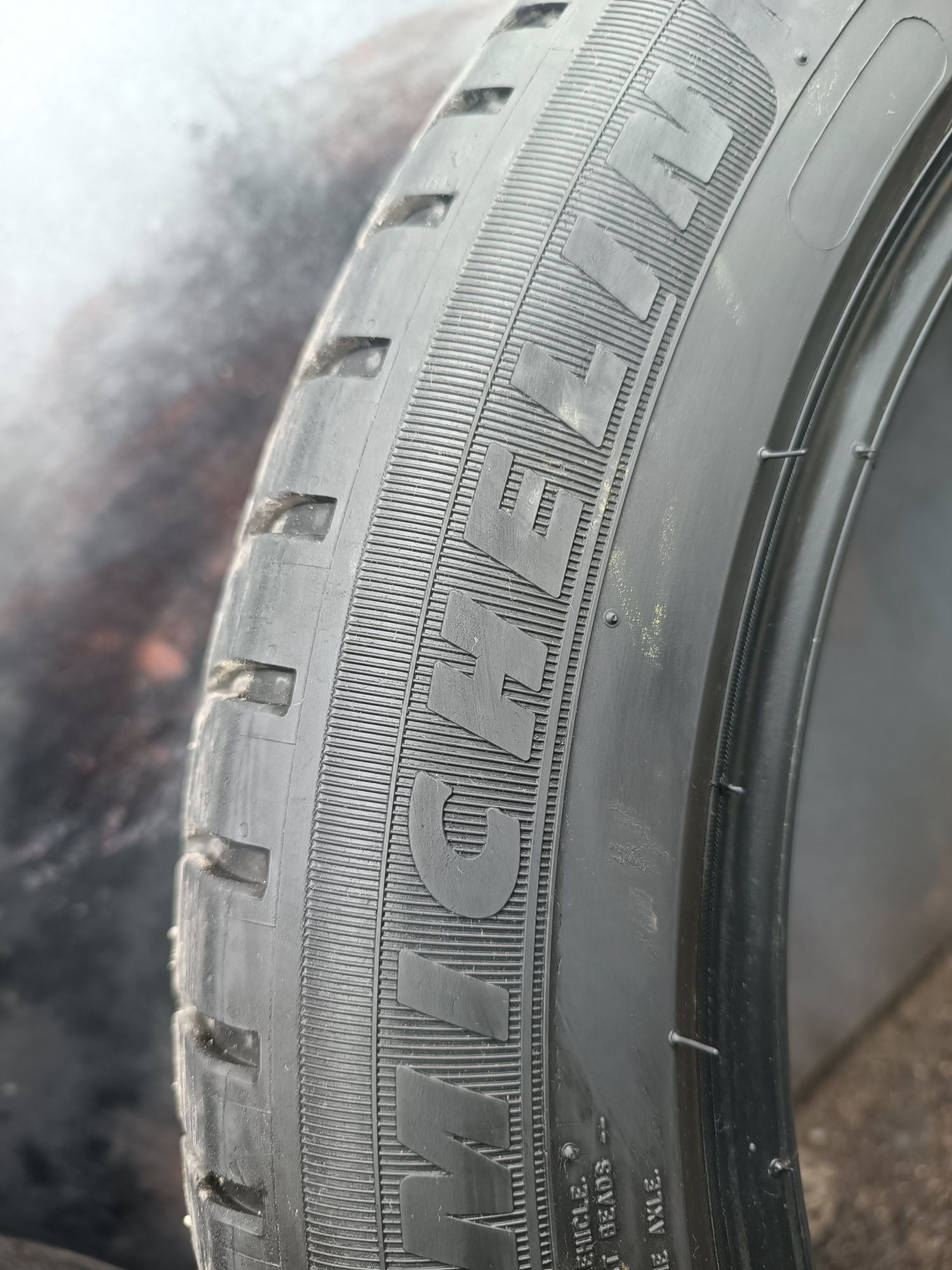 235/45/17 Michelin
