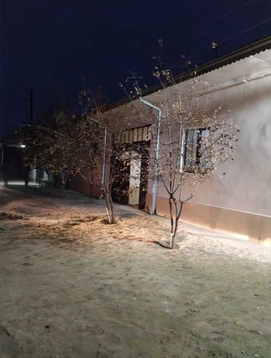 Ховли 10 сотик сотилади