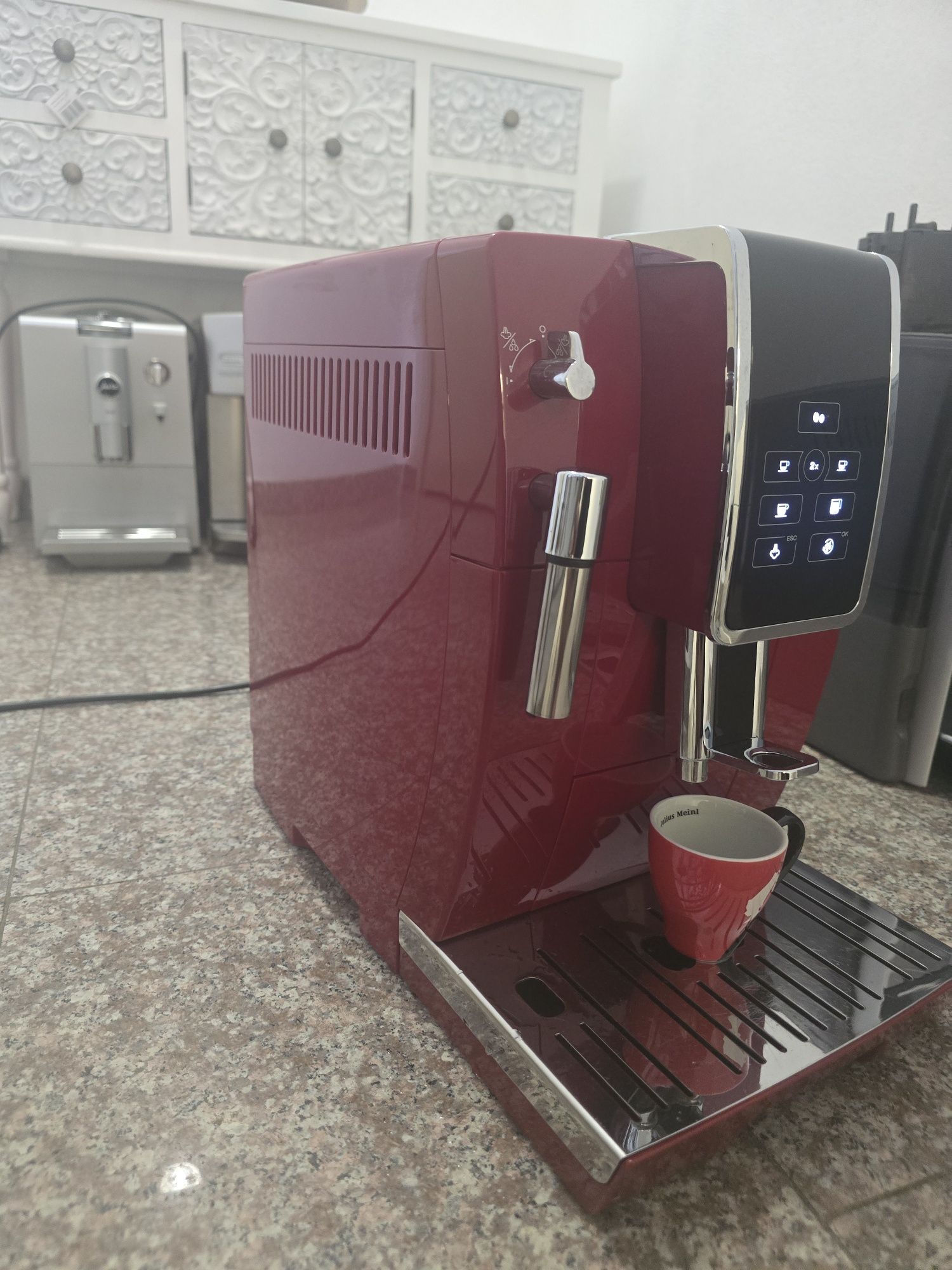 Кафемашина Delonghi Dinamica
