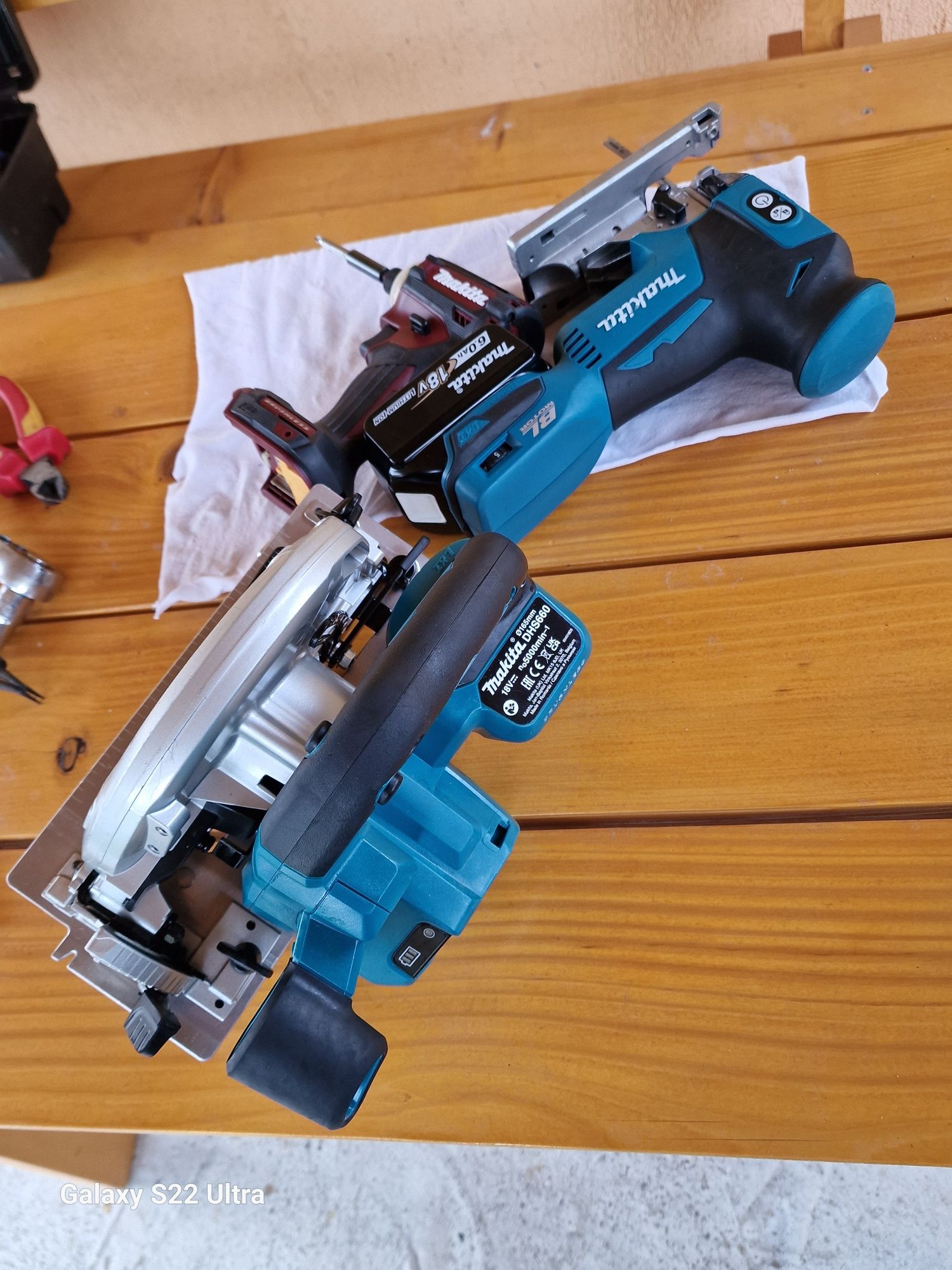 Vând circular makita dhs660 ca nou