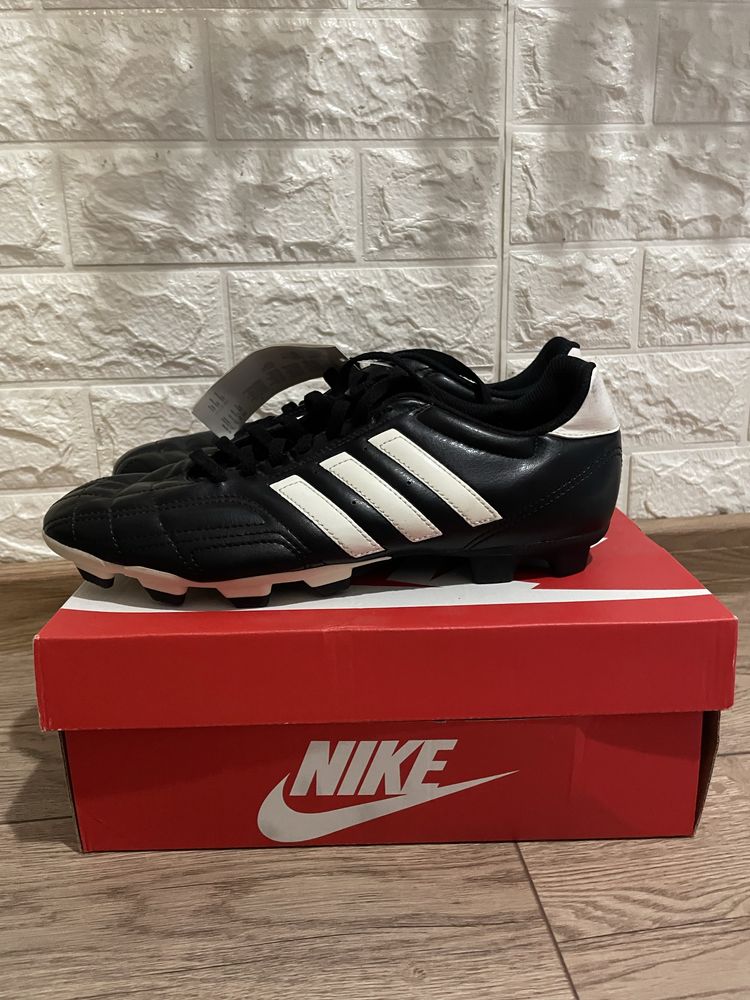 Бутонки adidas номер 44