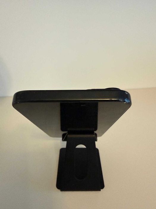 iPhone 15 Plus / 128 GB / Black + Cutie și Incarcator