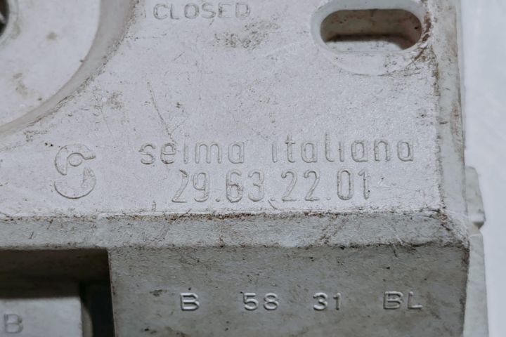 Soclu Stop Dreapta 29632201 Audi 80 a 4-a generatie (B3)