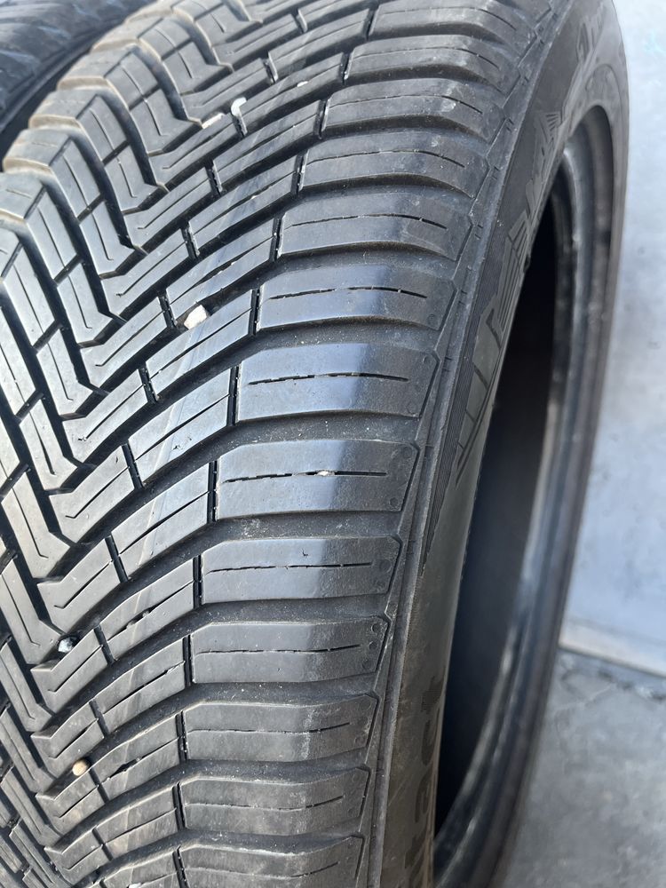 2 бр. всесезонни гуми 205/50/17 Continental DOT 4420 5,5 mm