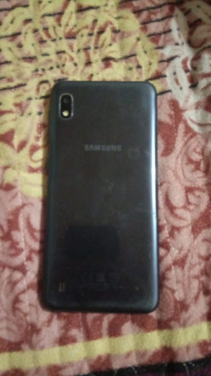 Samsung A10 продам
