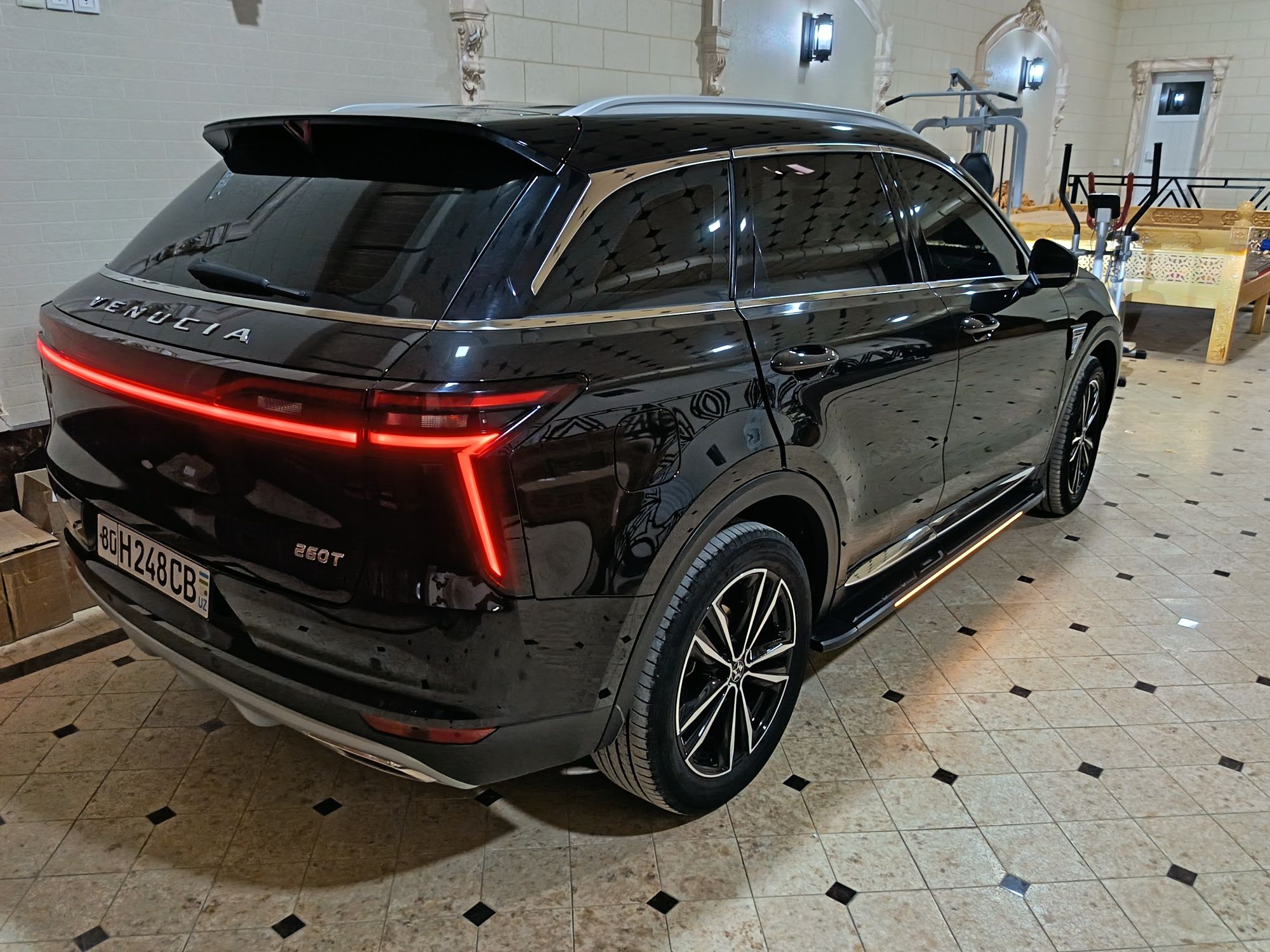 Dongfeng Nissan venucia star