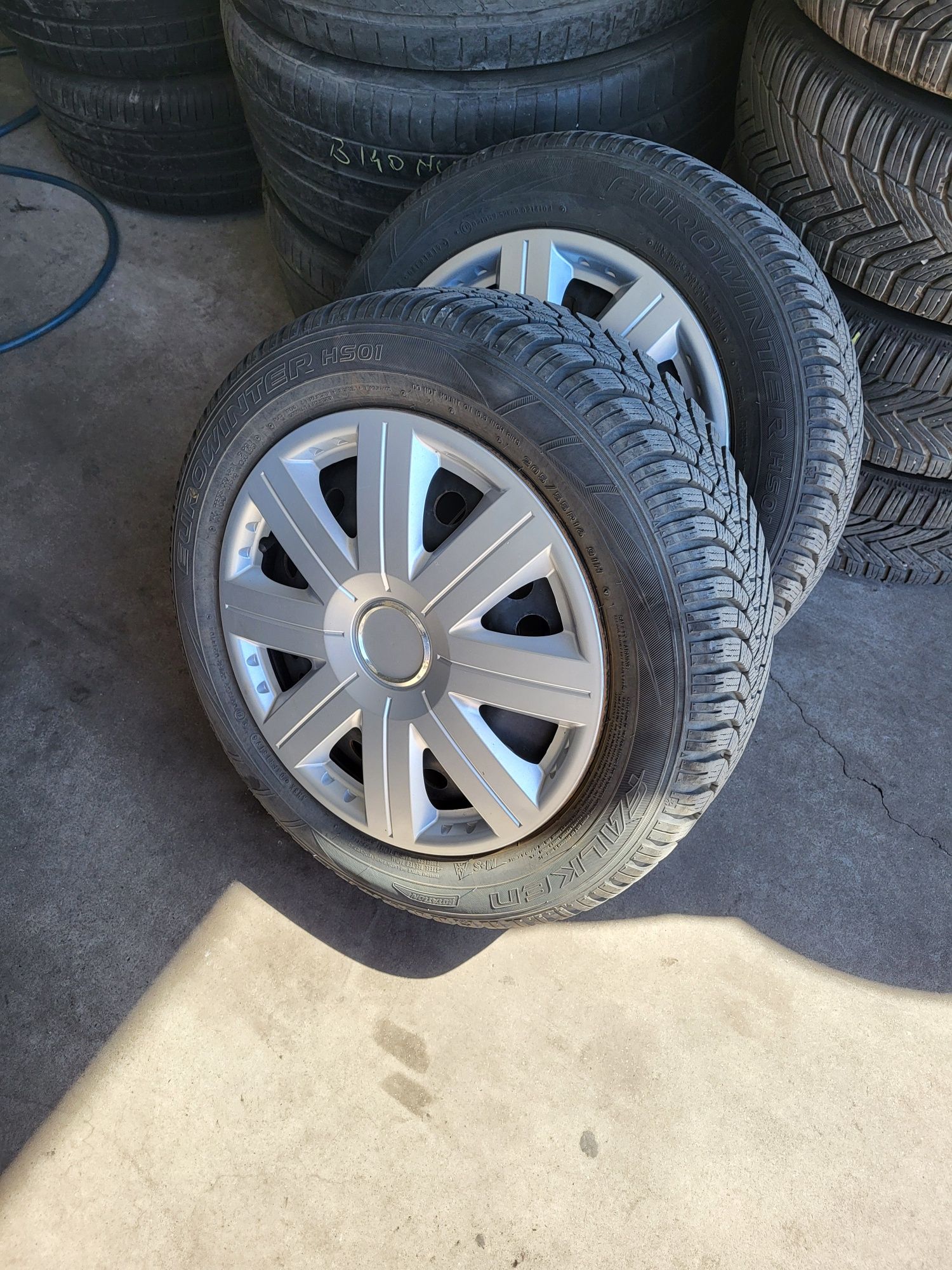 Vând roti cu anvelope iarna 205/55 r16