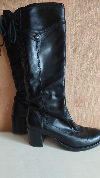 Дамски ботуши и боти