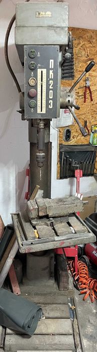 Продавам колонна бормашина ПК203