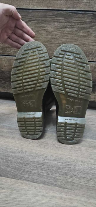 Dr Martens Maine 1490 10 hole exposed metal cap toe boots