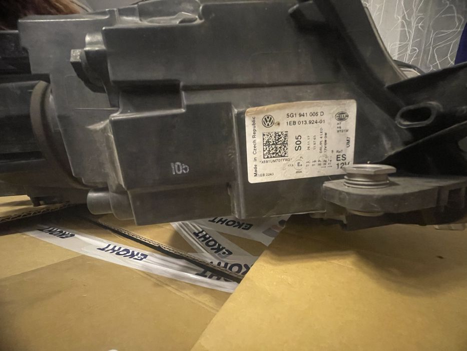 Оргинален ляв фаров за Голф 7.5