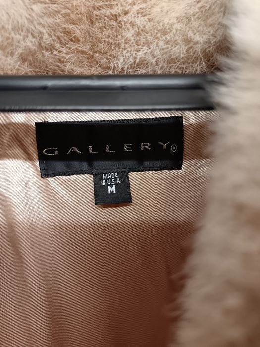 Палто с косъм бежово