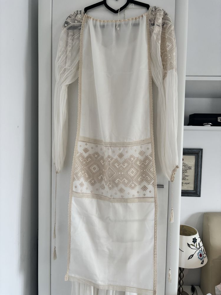 Rochie de mireasă stil tradițional românesc