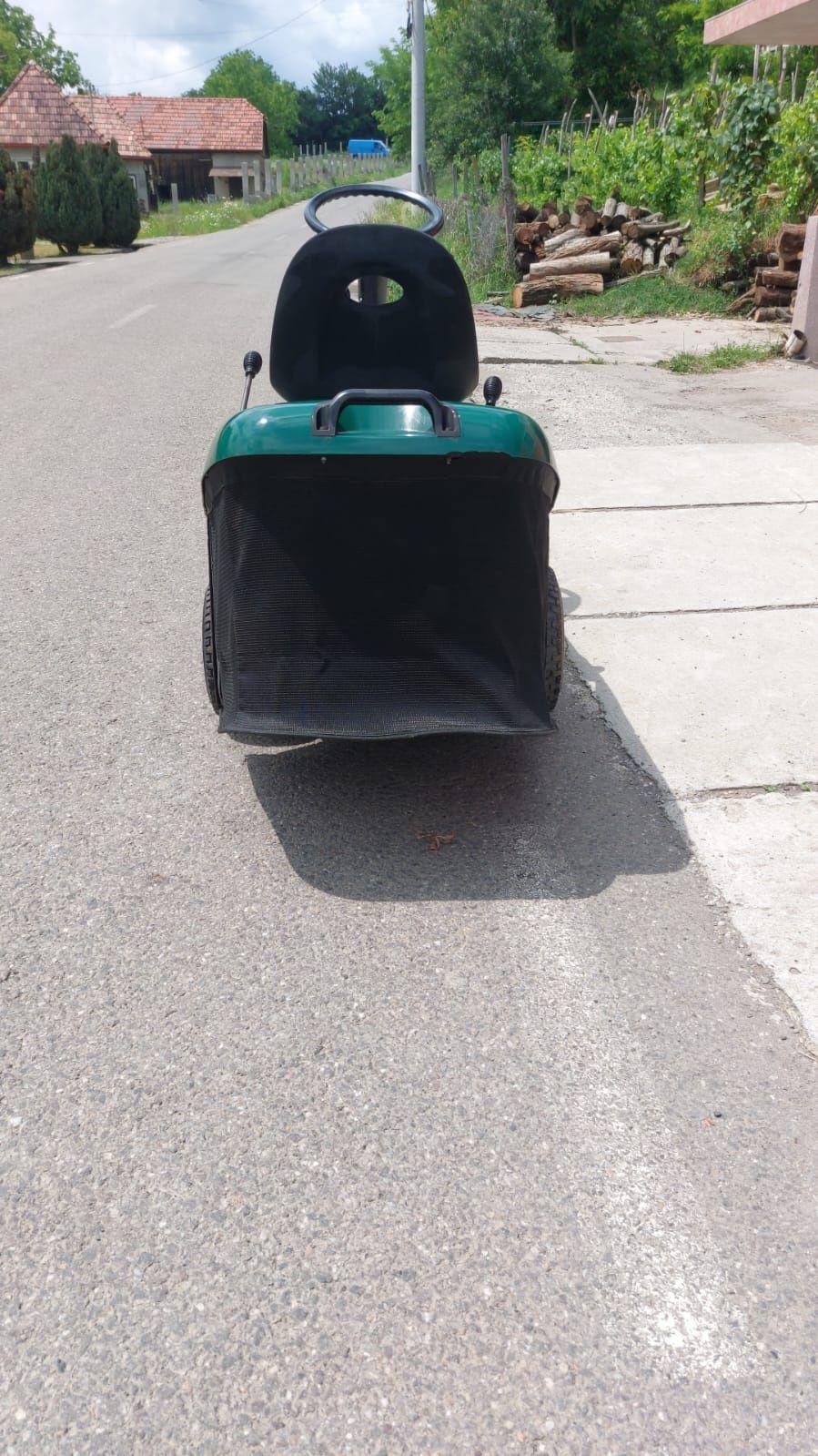 Tractoras de tuns iarba