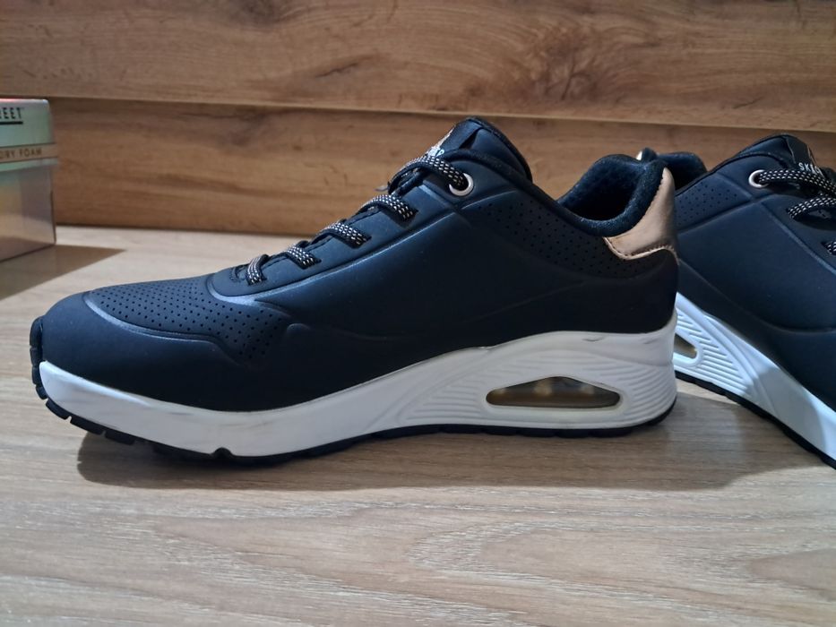 Дамски маратонки Sketchers, 39 номер