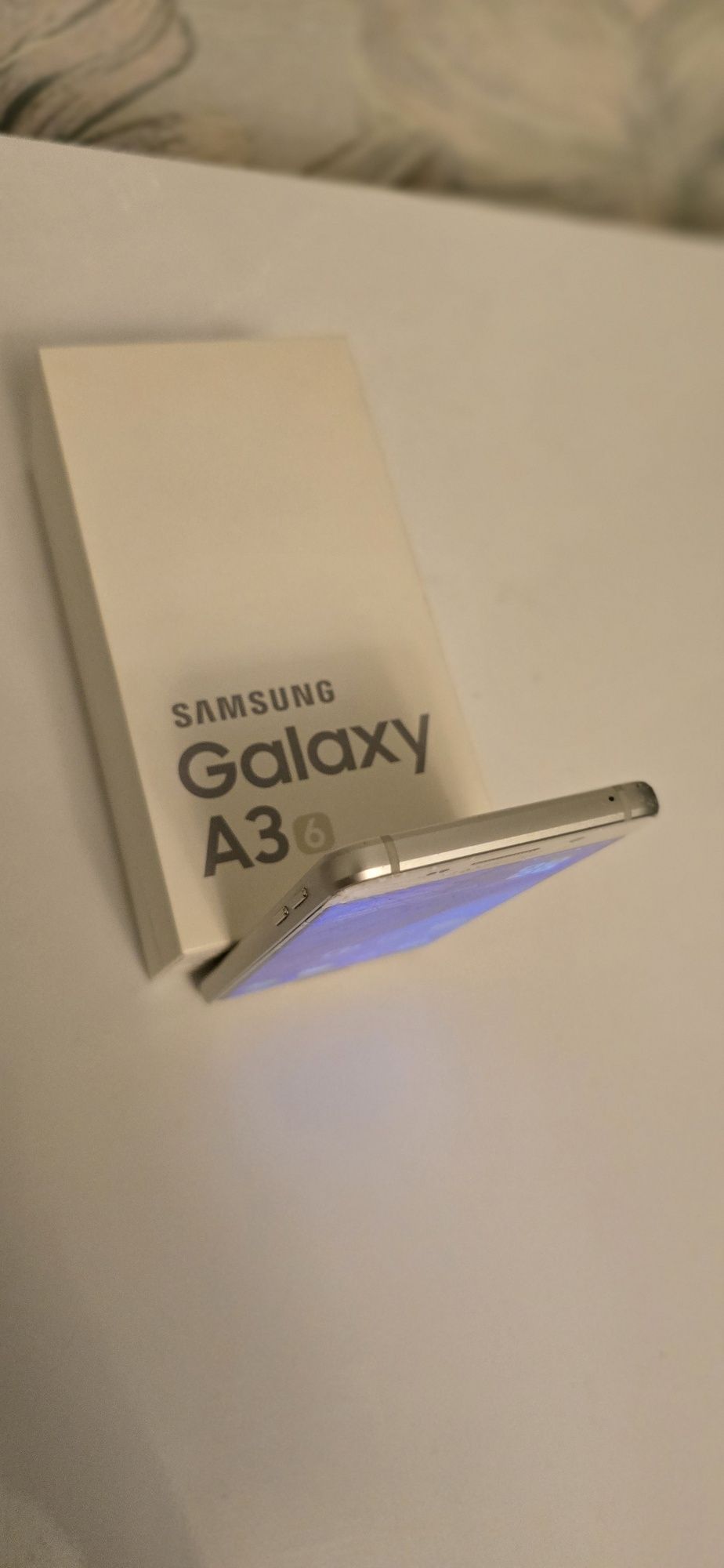 Samsung A3, 2016, 16 GB