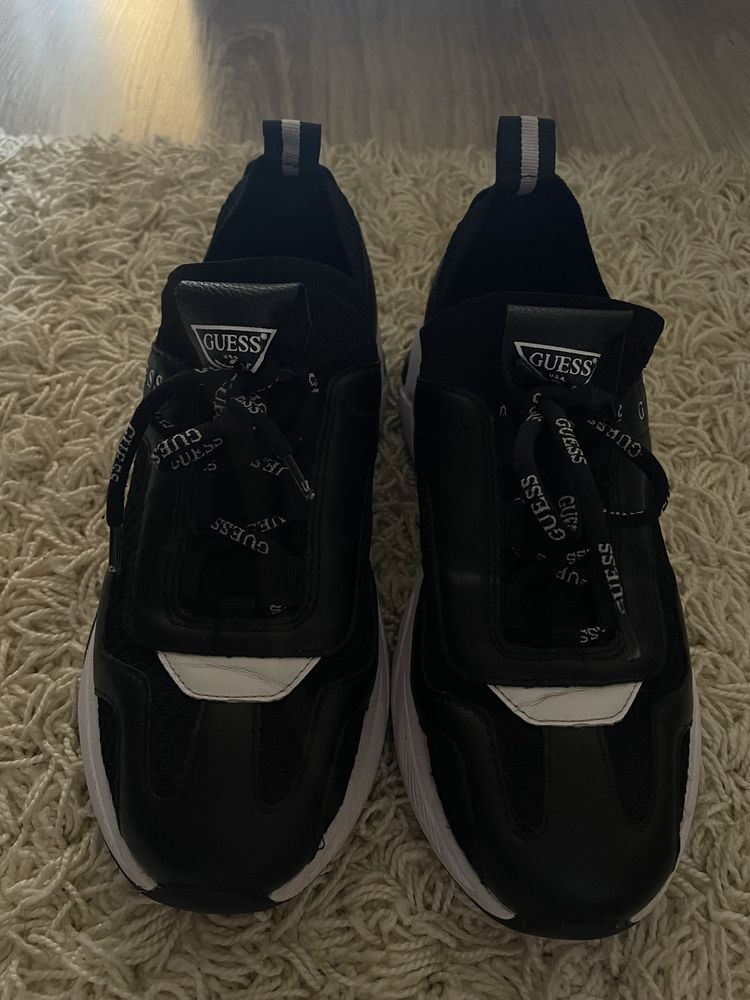 Спортни оригинални маратонки Guess