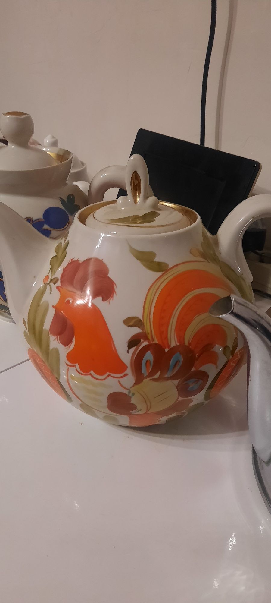Продаю кухонную и столовую посуду