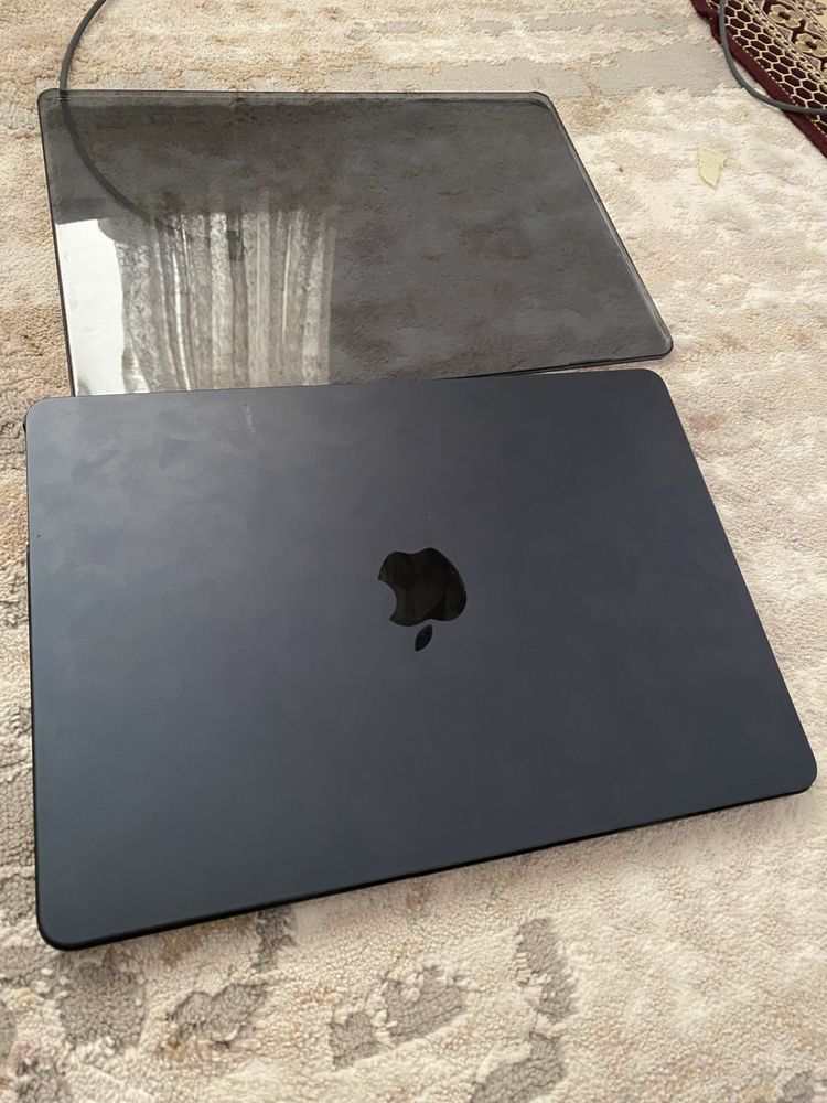 Продам Macbook air M2