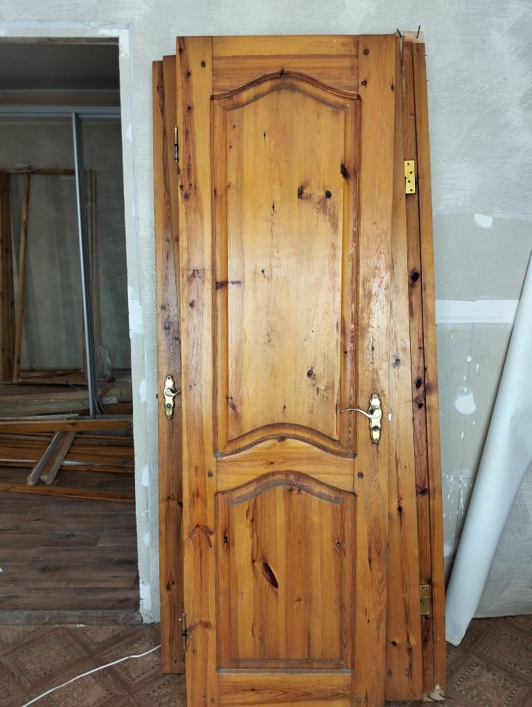Продам межкомнатную дверь