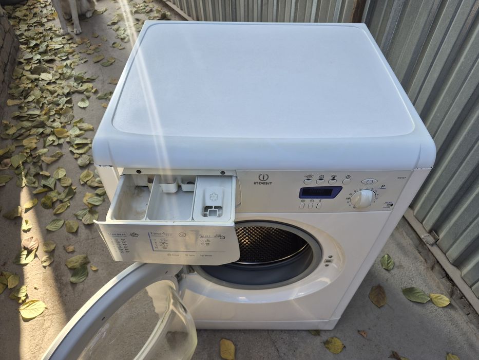 Продам Автомат indesit 6 кг в шикарном состоянии.