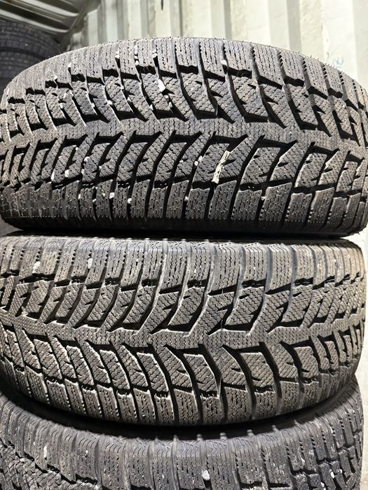 Зимние шины комплект 215/55R17