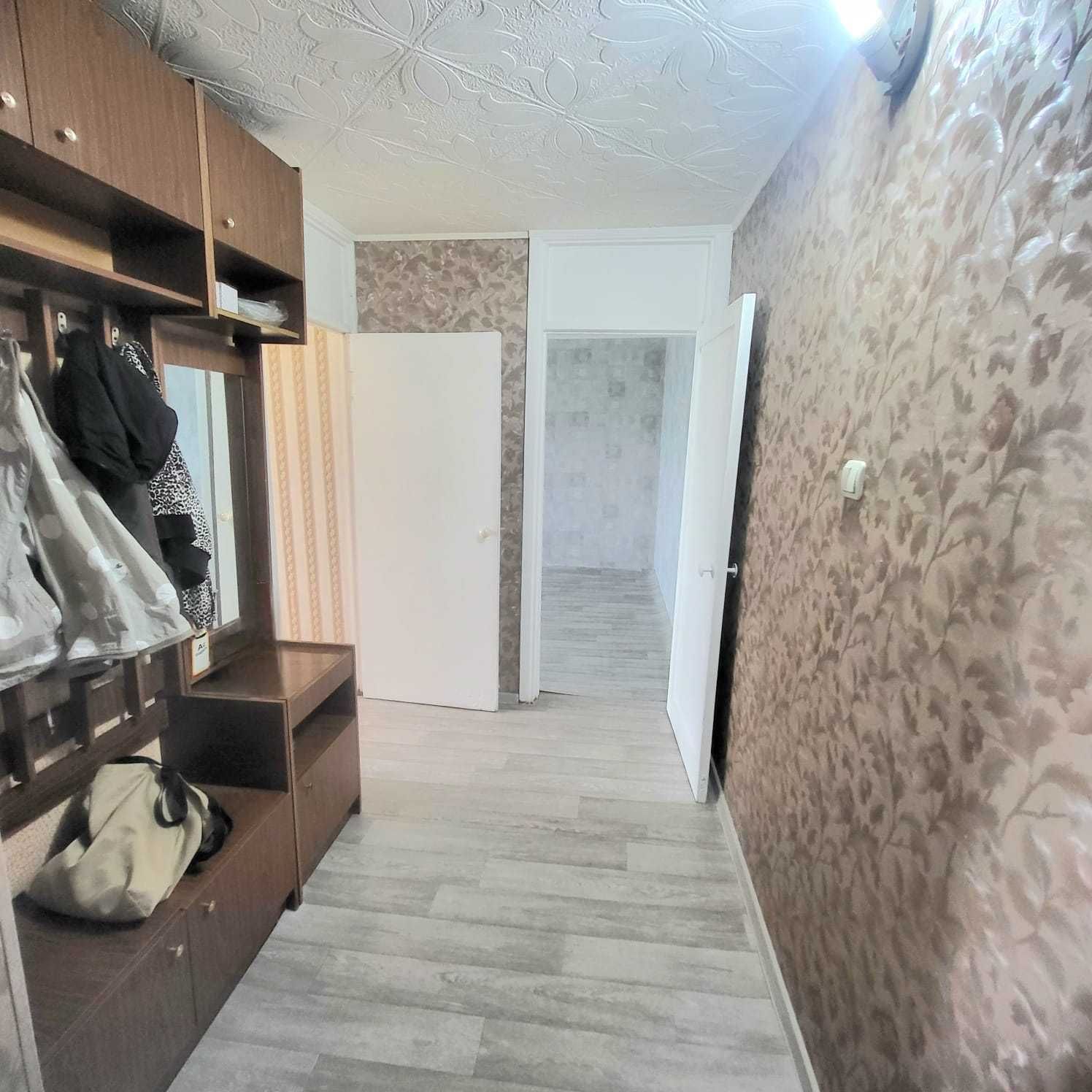 Продам 3 комнатную 3 микрорайон Абая улица