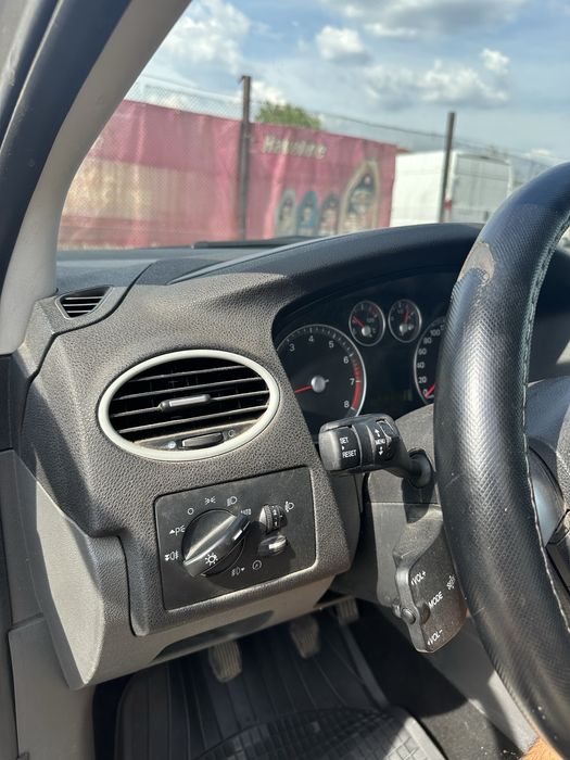 Ford Focus Ghia 1.6 benzina