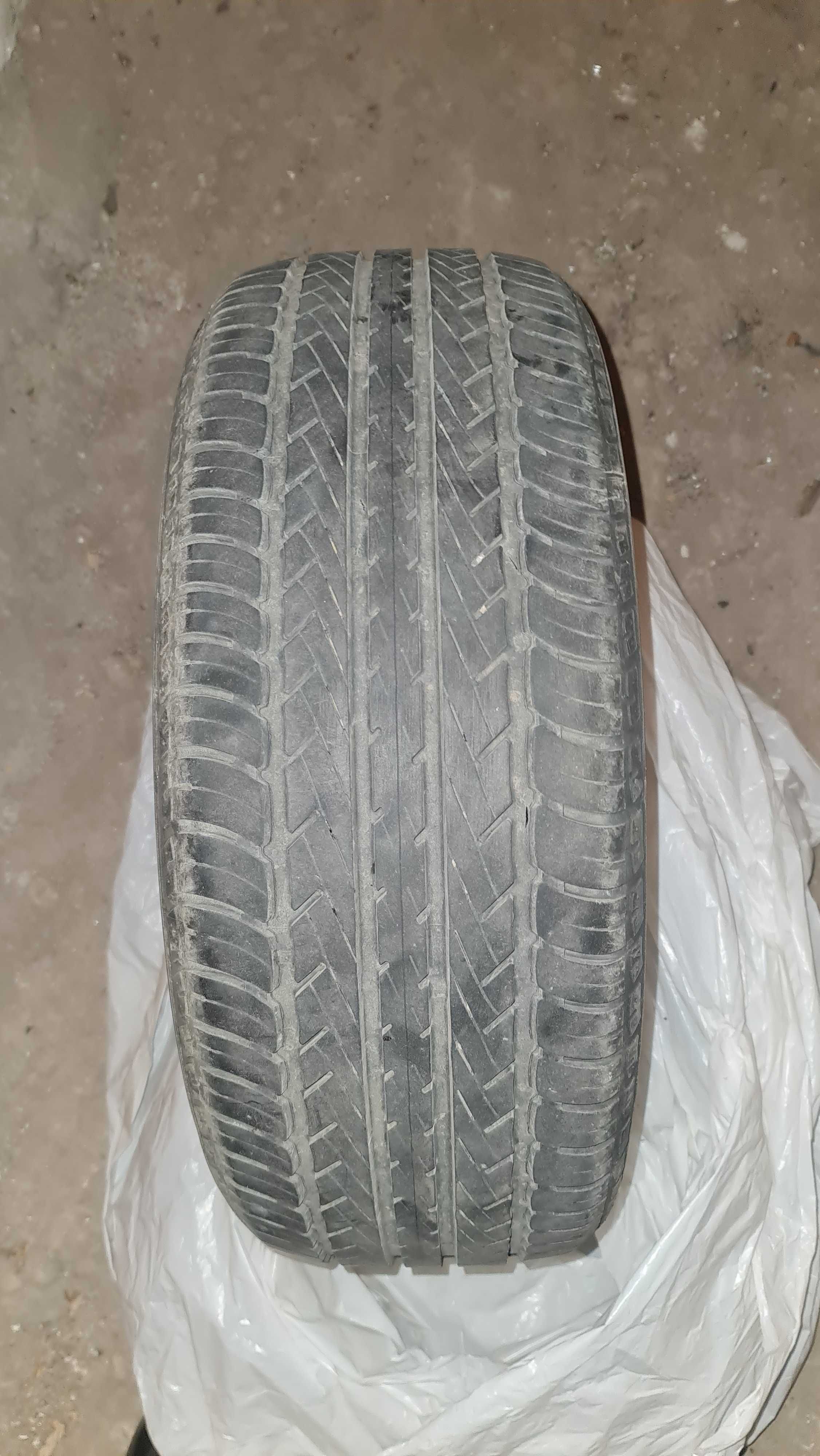 летна гума Goodyear