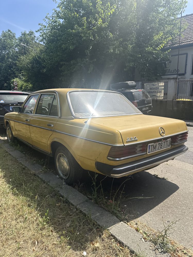 Vand Mercedes 240TD si 250 vehicule istorice