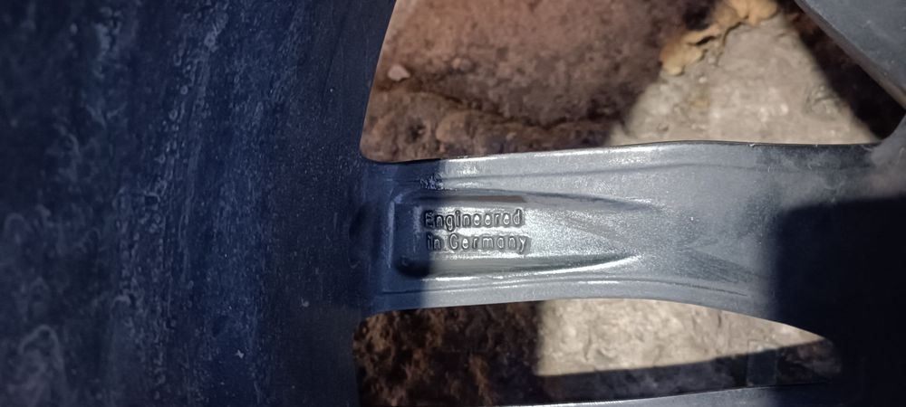 Джанти с гуми за Ауди 5/112/19" Ц.О.66.5 ЕТ45