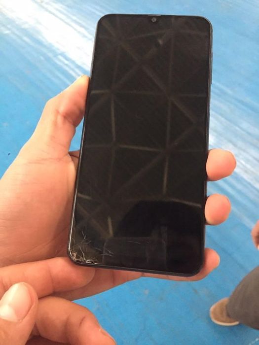 Sumsung A 50 sotiladi