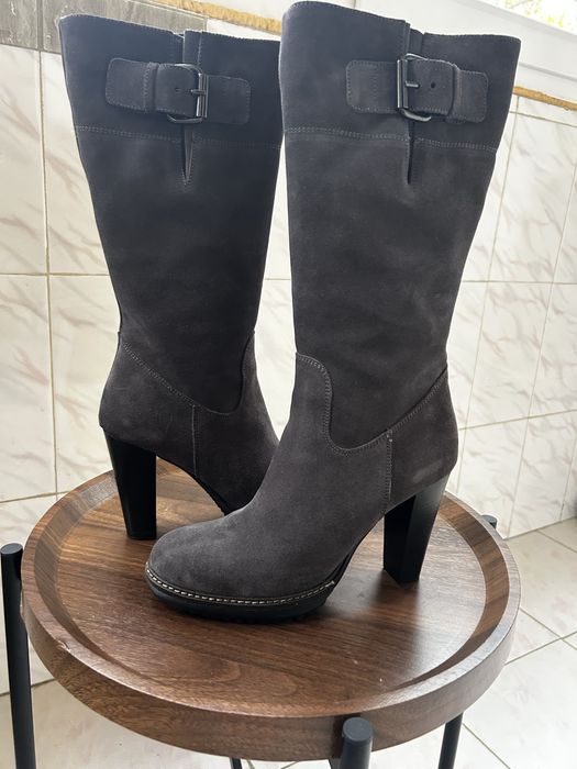 Cizme noi, din piele intoarsa