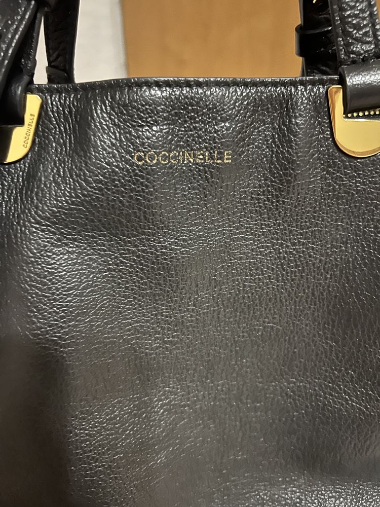 Кожаная сумка Coccinelle